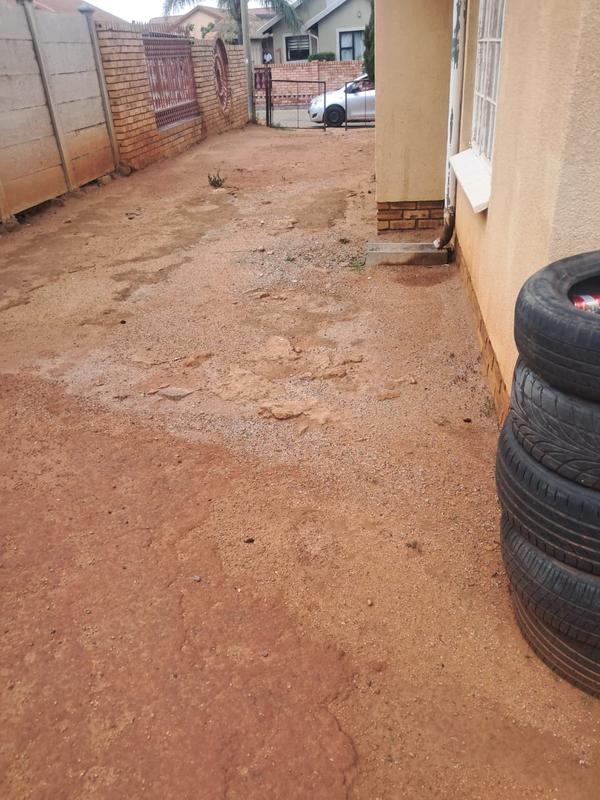 2 Bedroom Property for Sale in Tlhabane West North West